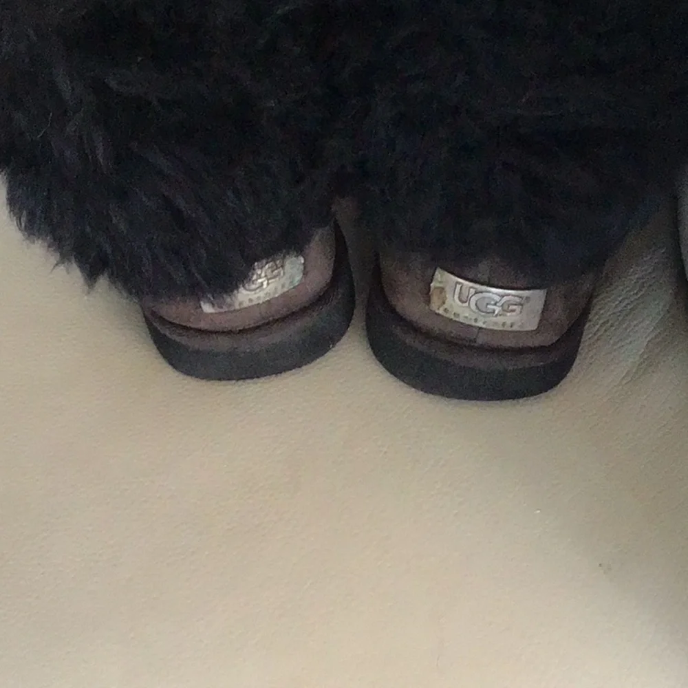 Size 9 furry uggs - Picture 5 of 6